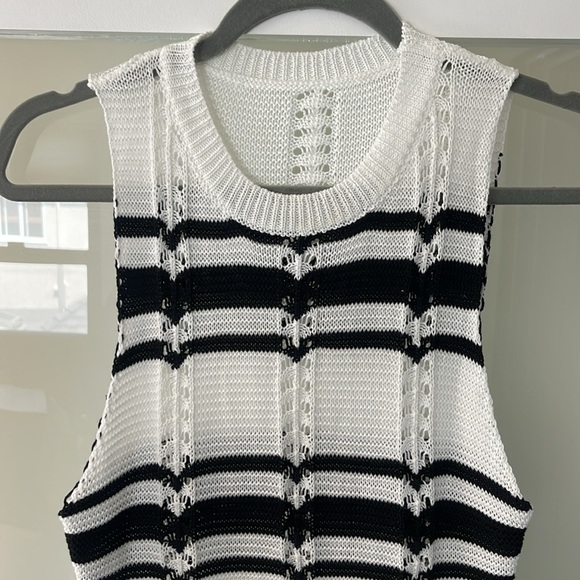Black & White Crochet Dress/Beach Cover-Up. New without tags, never worn - Picture 7 of 8